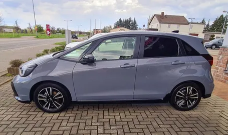 Car image 5