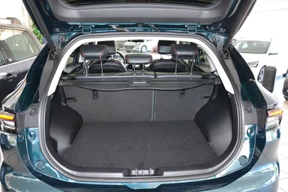 Car image 25