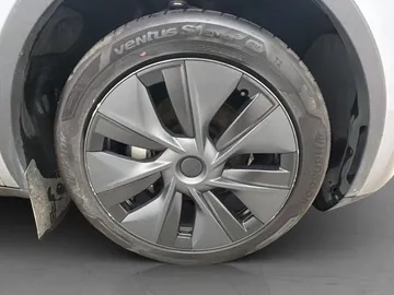 Car image 38