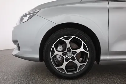 Car image 30