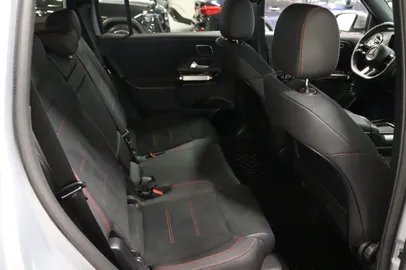 Car image 26