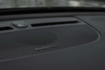 Car image 36