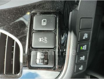 Car image 37