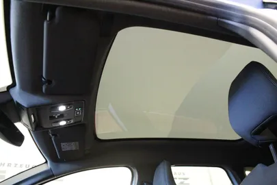 Car image 49