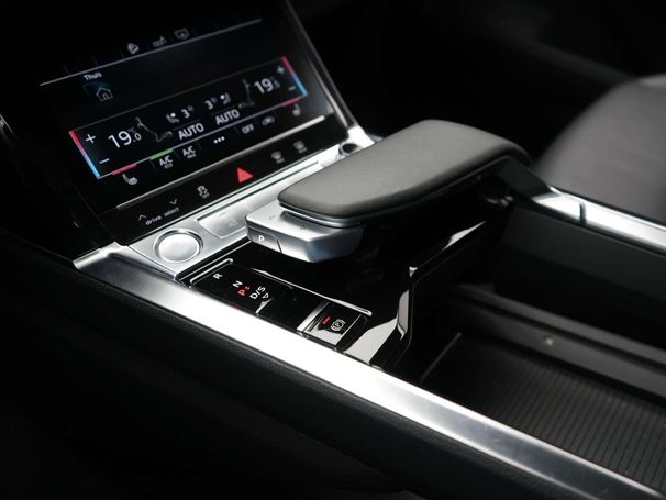 Audi e-tron 55 quattro Advanced 300 kW image number 27