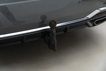 Car image 40