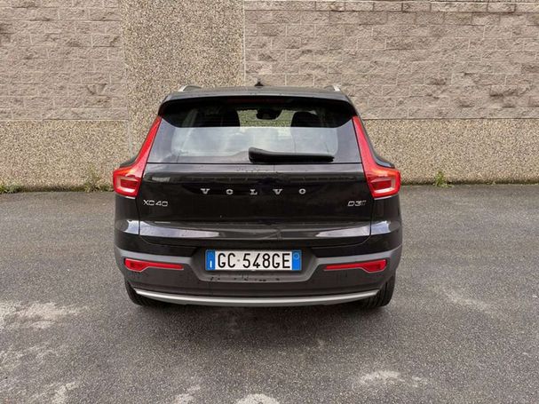 Volvo XC40 D3 AWD Geartronic Momentum 110 kW image number 7