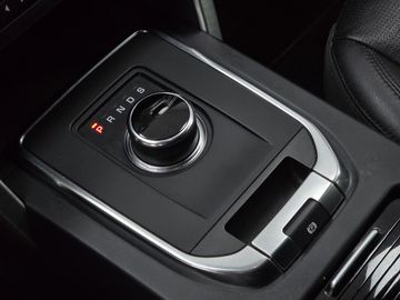 Car image 25