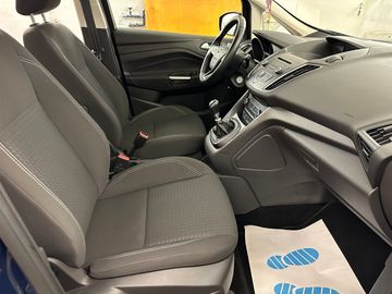 Car image 14