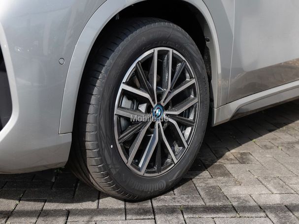 BMW iX1 eDrive20 M Sport 150 kW image number 7