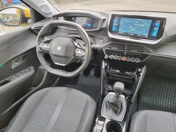 Car image 26