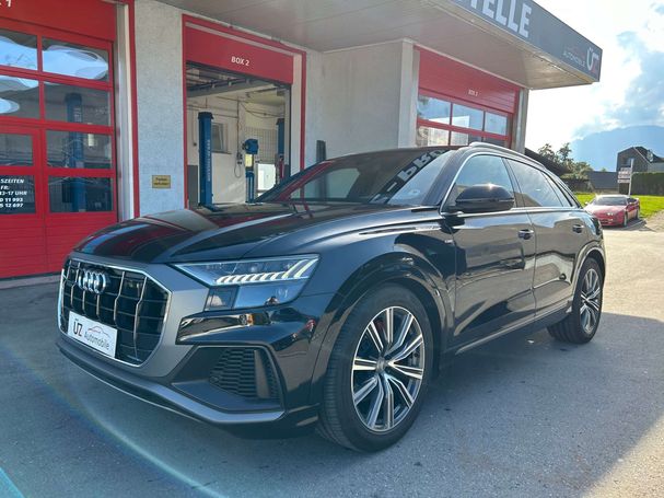 Audi Q8 55 TFSI quattro 250 kW image number 1