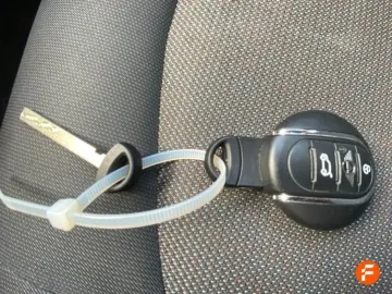Car image 27