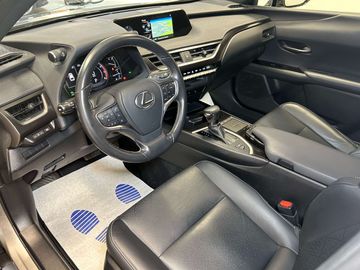 Car image 14