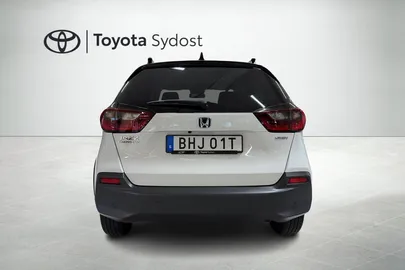 Car image 4