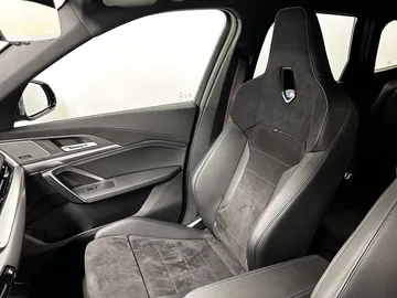 Car image 42