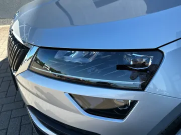 Car image 28
