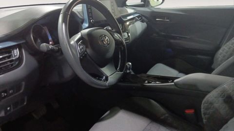 Car image 11