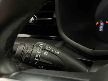 Car image 38