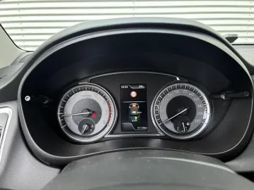 Car image 32