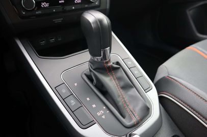 Car image 26