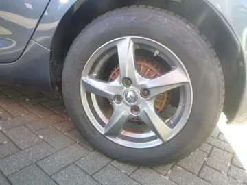 Car image 19