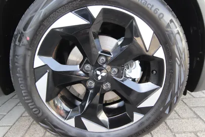 Car image 49