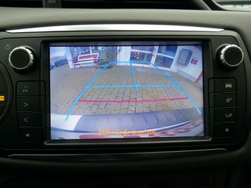 Car image 19