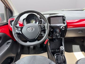 Car image 20