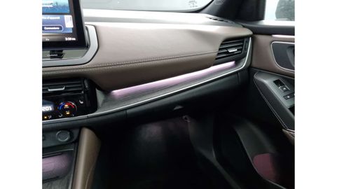 Car image 37