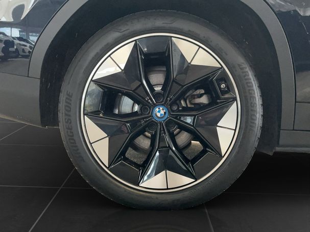 BMW iX3 210 kW image number 15