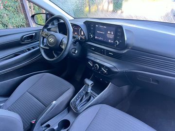 Car image 14