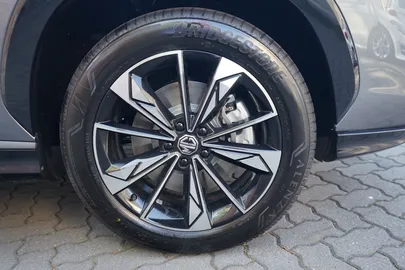 Car image 36
