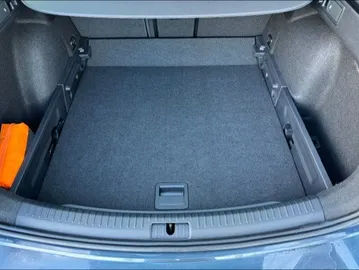Car image 36