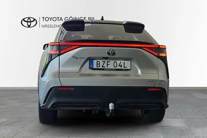 Car image 3