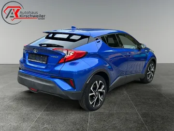 Car image 4