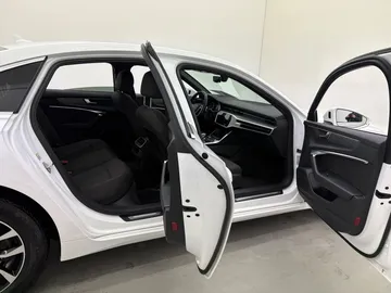 Car image 39