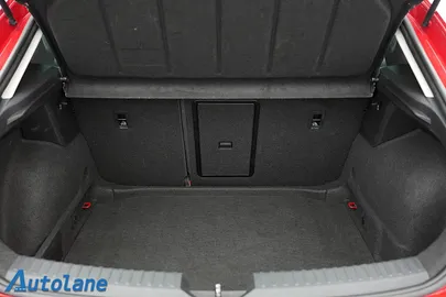 Car image 31