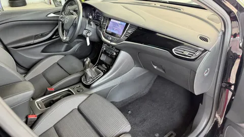 Car image 27
