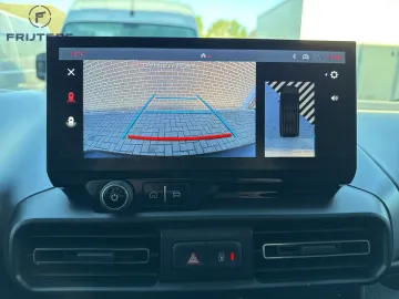 Car image 28