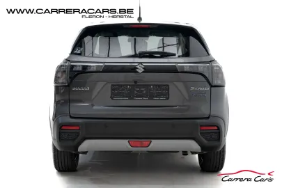 Car image 4
