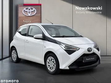 Car image 30