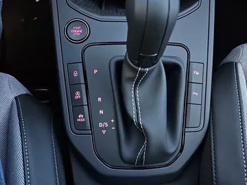 Car image 30