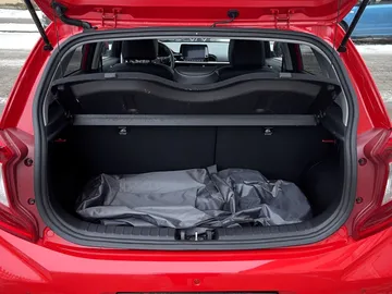 Car image 26
