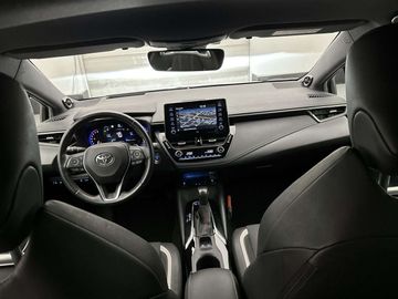 Car image 11