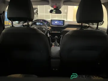 Car image 25