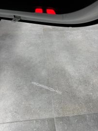 Car image 32