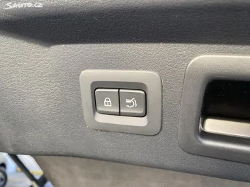 Car image 46