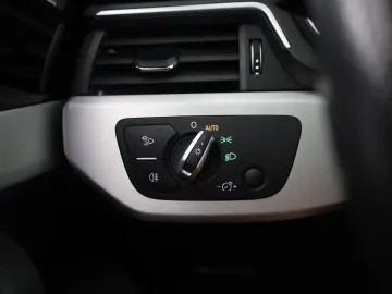 Car image 33