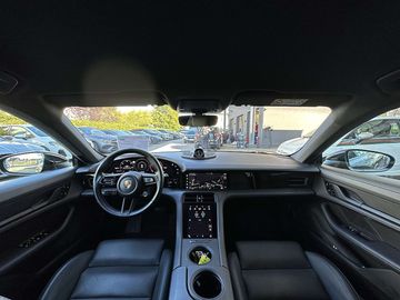 Car image 38